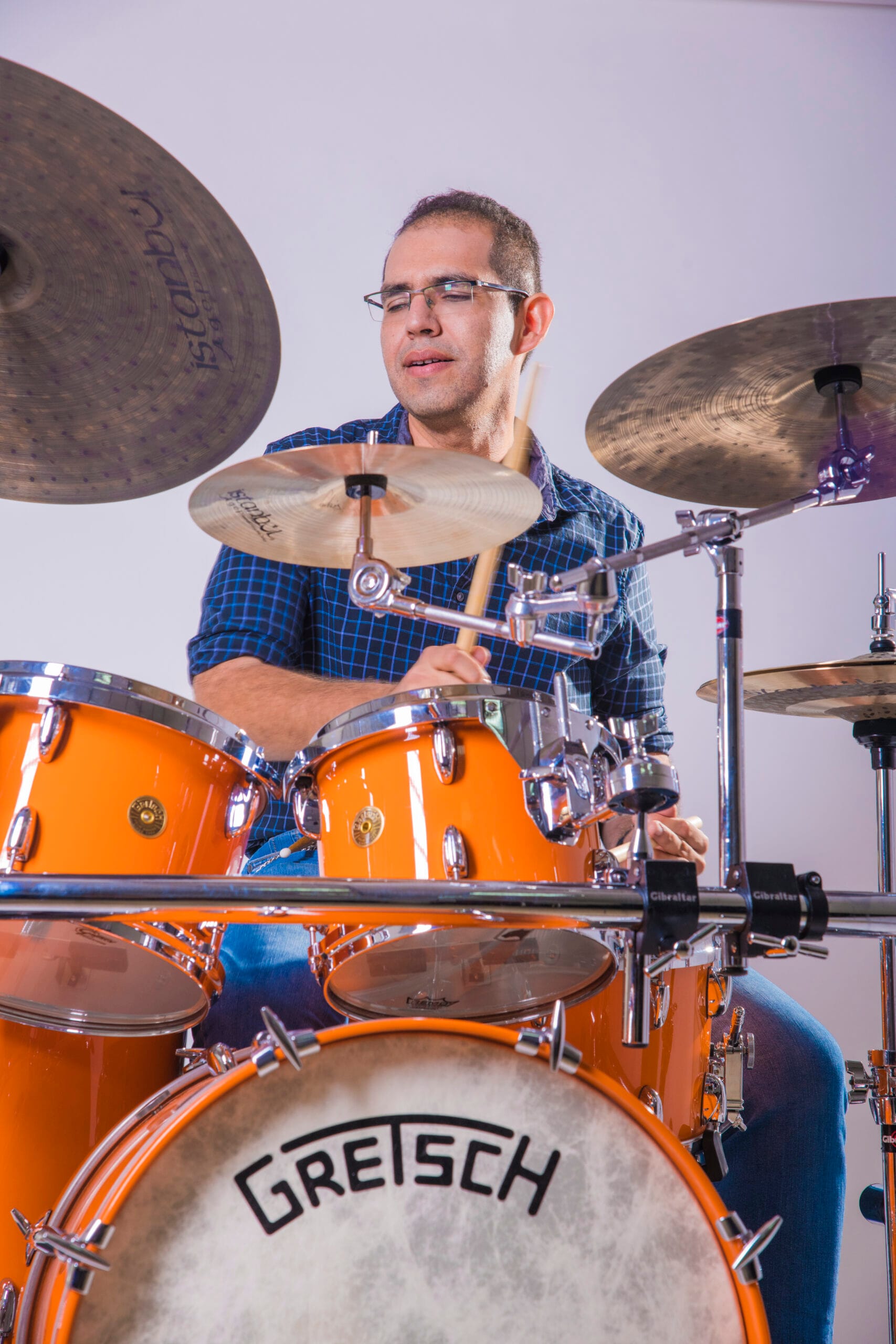 Carlos Bravo retrato de estudio